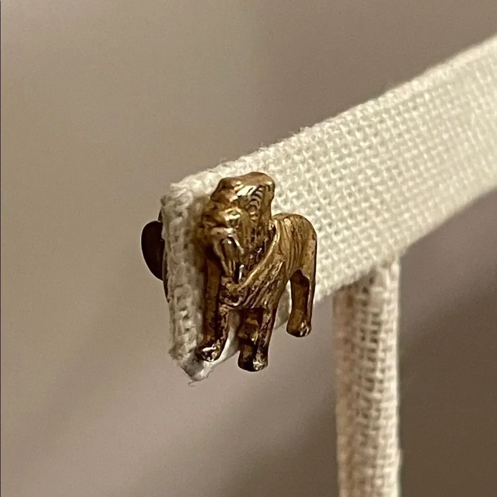 Vintage Bulldog Lapel Pin MACK TRUCK Dog Collectible Brooch Tie Tack